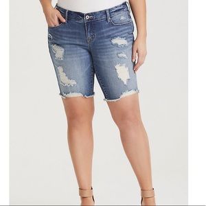 Torrid Boyfriend Bermuda Vntge Stretch Short Sz 20